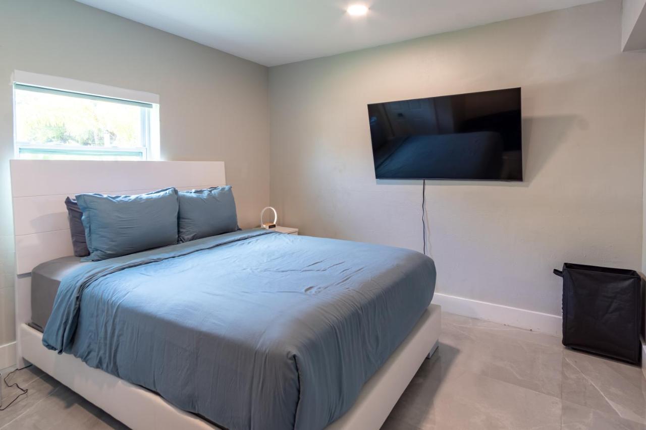 Hollywood Paradise Luxury 4Br 3Ba Home And Outdoor Fun With Heated Pool Exterior photo