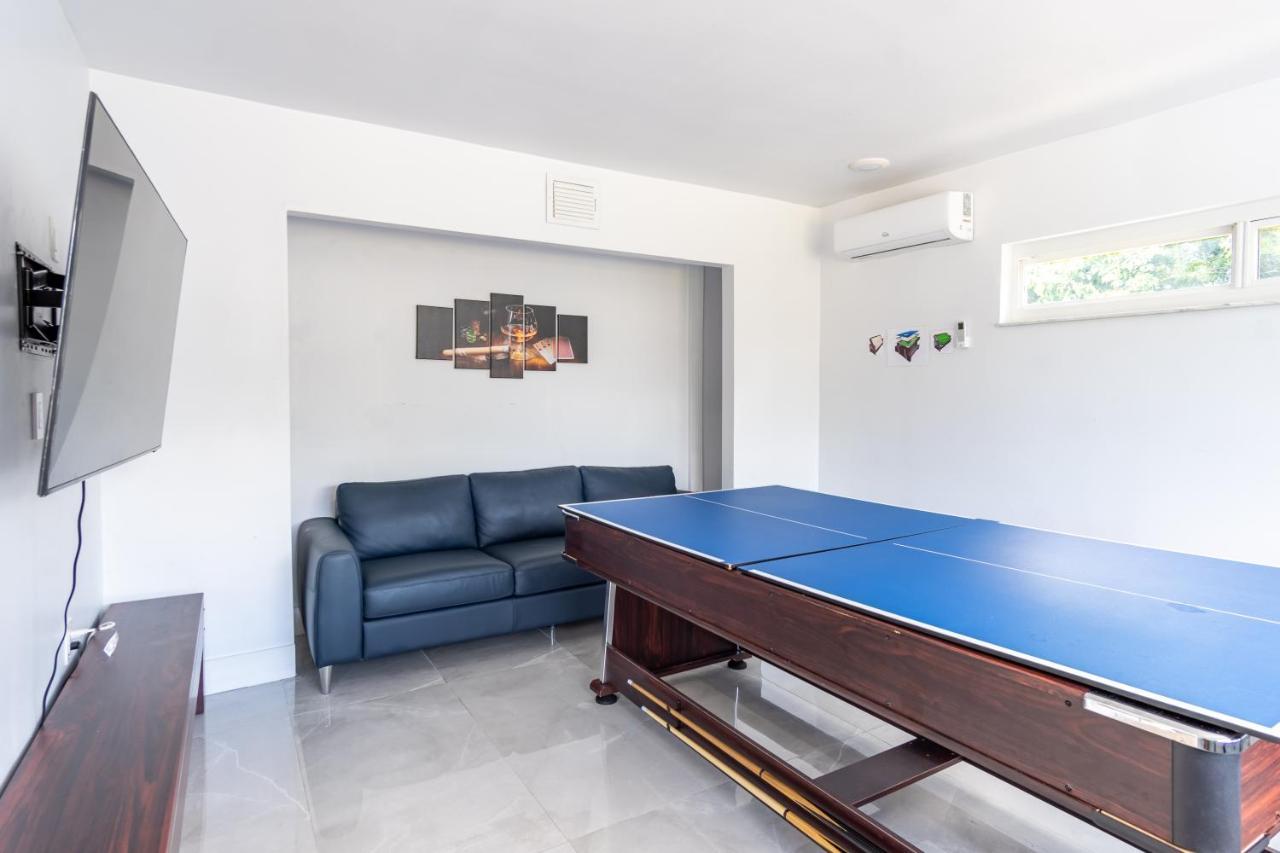 Hollywood Paradise Luxury 4Br 3Ba Home And Outdoor Fun With Heated Pool Exterior photo